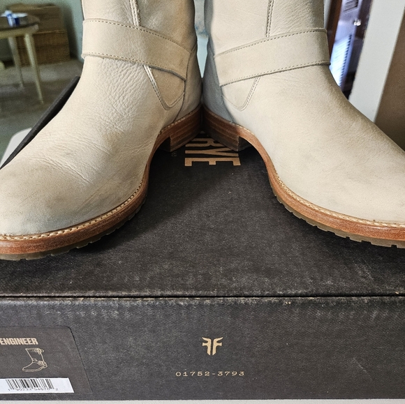 Frye Boots - Picture 9 of 9